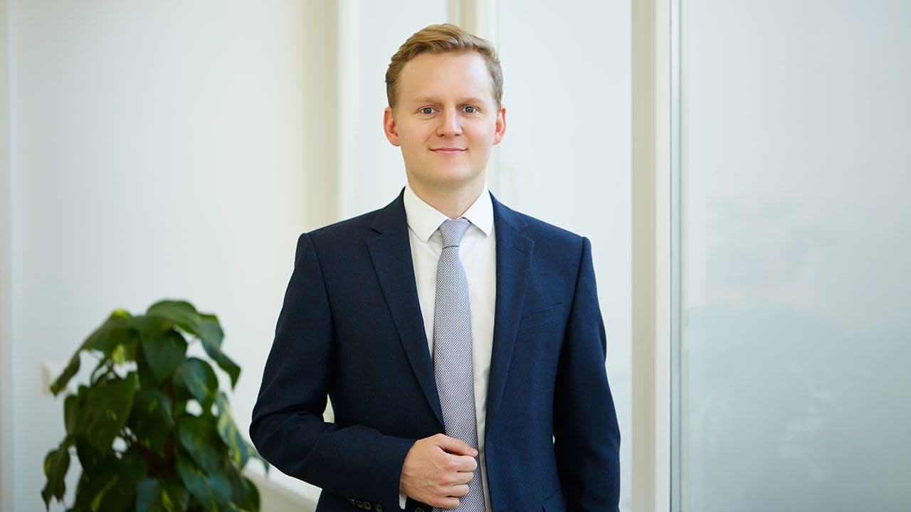 Lorenz Marek strengthens SV.LAW as an attorney